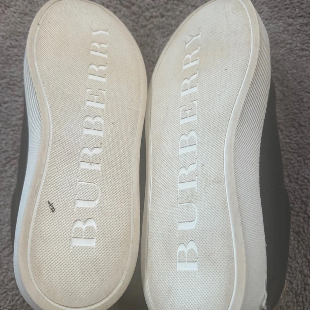 Burberry sneakers Black and Gold - Picture 5 of 7